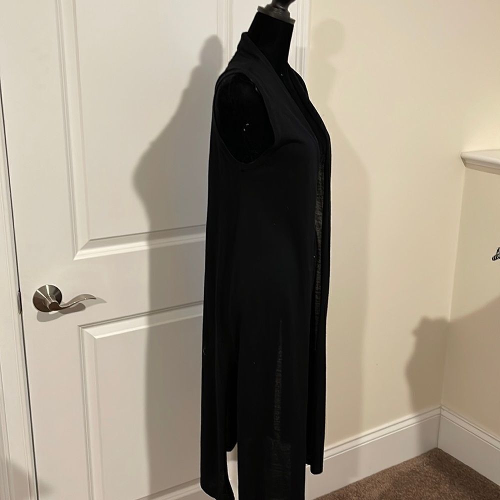 Black sleeveless sweater. Size XS